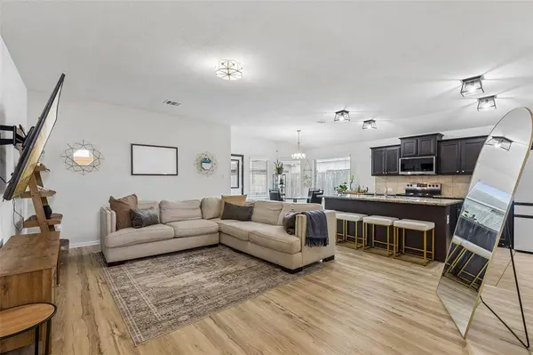 9213 Hill Topper Trail, Fort Worth, TX 76131