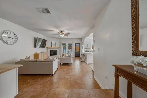 9072 Elbe Trail, Fort Worth, TX 76118