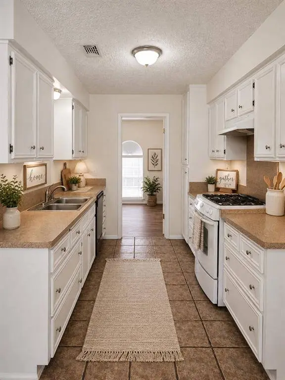 7229 Martha Lane, Fort Worth, TX 76112