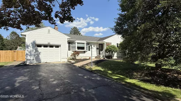 17 Rose Street, Lincroft, NJ 07738