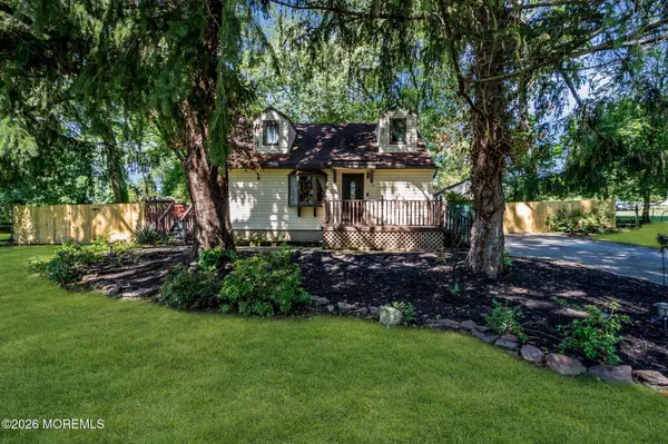 35 Marlboro Street, Morganville, NJ 07751