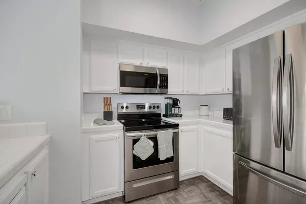 2804 Beachcomber DR, Rocklin, CA 95677