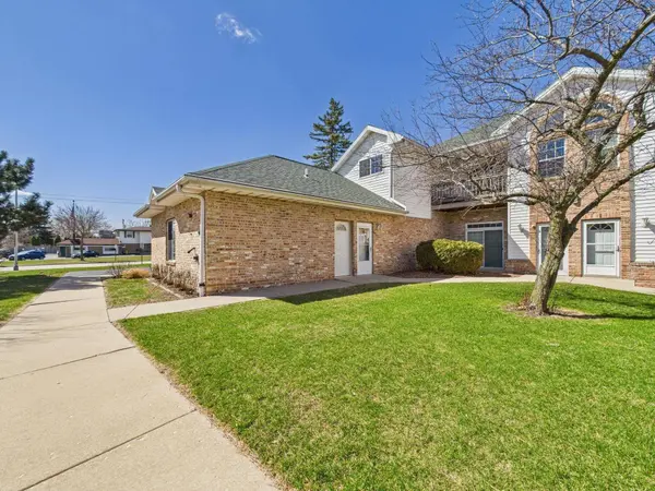 4300 W Grange Ave Unit 4, Greenfield, WI 53220