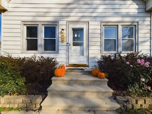 644 S 94th St, West Allis, WI 53214