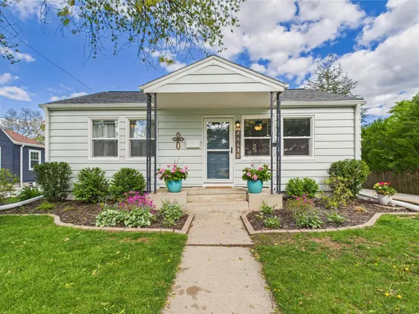 W165N8436 Lavergne Ave, Menomonee Falls, WI 53051