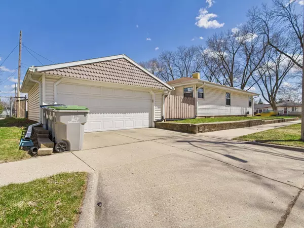 10534 W Stark St, Milwaukee, WI 53225