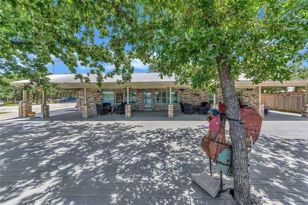566 Selma Road, Bowie, TX 76230