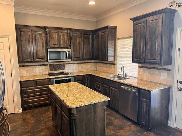 4928 SPRING HILL DRIVE, Wichita Falls, TX 76310