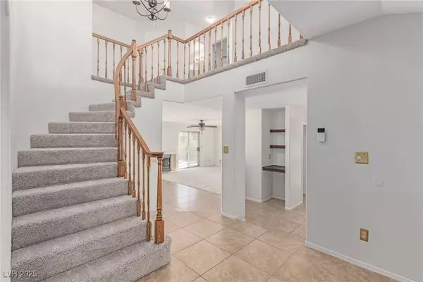 2704 Shady Pond Way, Las Vegas, NV 89117