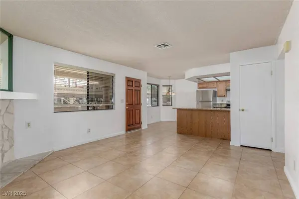 1017 Falconhead LN #101, Las Vegas, NV 89128