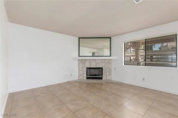 1017 Falconhead LN #101, Las Vegas, NV 89128