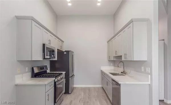 2305 W Horizon Ridge Pkwy #524, Henderson, NV 89052