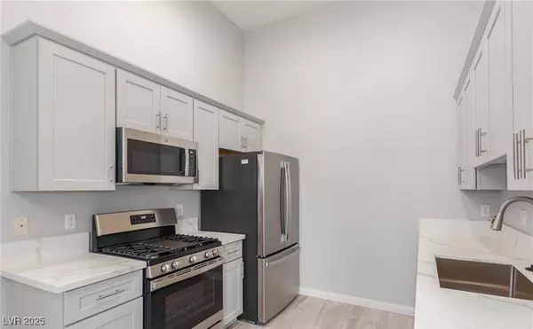 2305 W Horizon Ridge Pkwy #524, Henderson, NV 89052