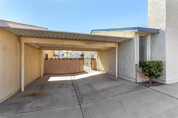 8221 Dans Glen PL, Las Vegas, NV 89145