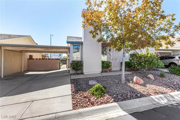 8221 Dans Glen PL, Las Vegas, NV 89145