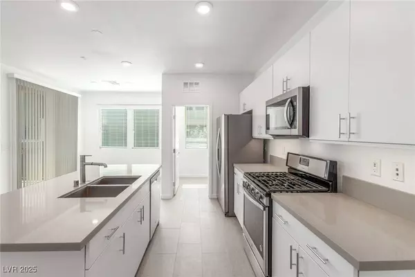 11257 Rainbow Peak AVE #208, Las Vegas, NV 89135