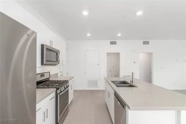 11257 Rainbow Peak AVE #208, Las Vegas, NV 89135