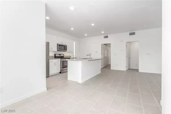 11257 Rainbow Peak AVE #208, Las Vegas, NV 89135