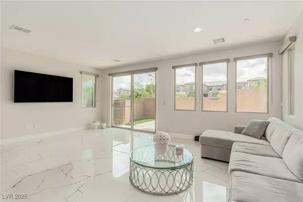 11297 Gravitation DR, Las Vegas, NV 89135