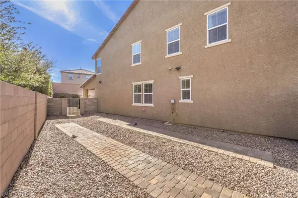 989 Soaring Moon DR, Henderson, NV 89015