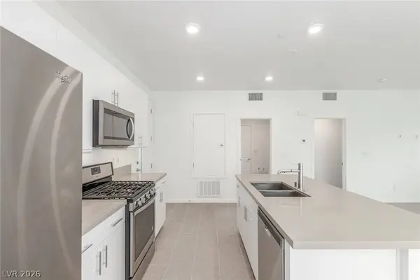 11257 Rainbow Peak AVE #208, Las Vegas, NV 89135