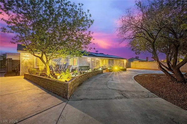7733 Firethorn LN, Las Vegas, NV 89123
