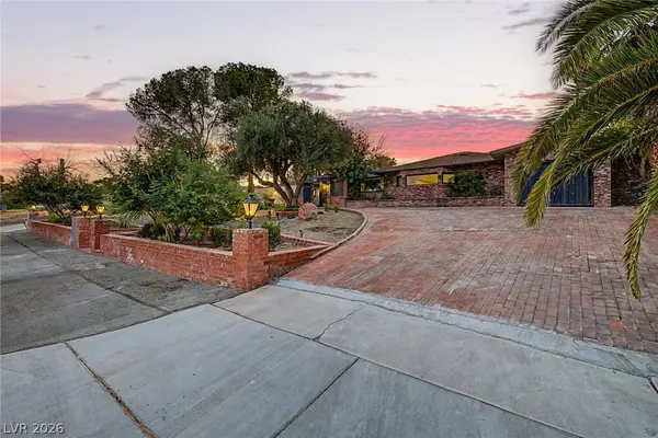 1572 Santa Anita DR, Las Vegas, NV 89119