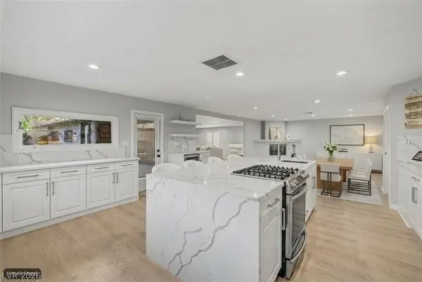1572 Santa Anita DR, Las Vegas, NV 89119