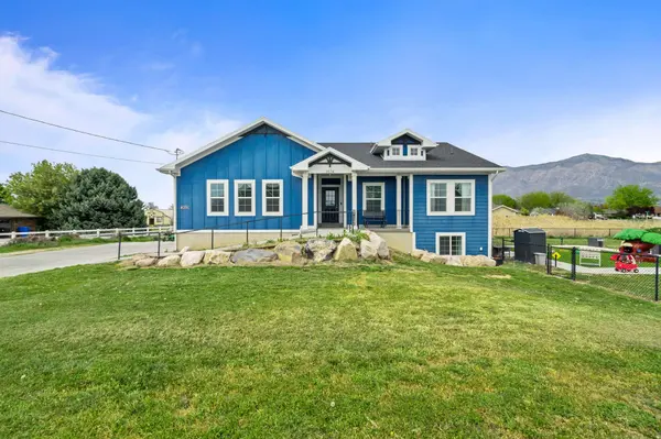 2574 W 1900 N, Farr West, UT 84404