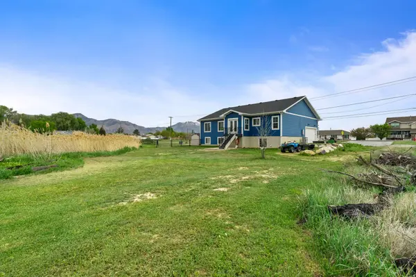 2574 W 1900 N, Farr West, UT 84404