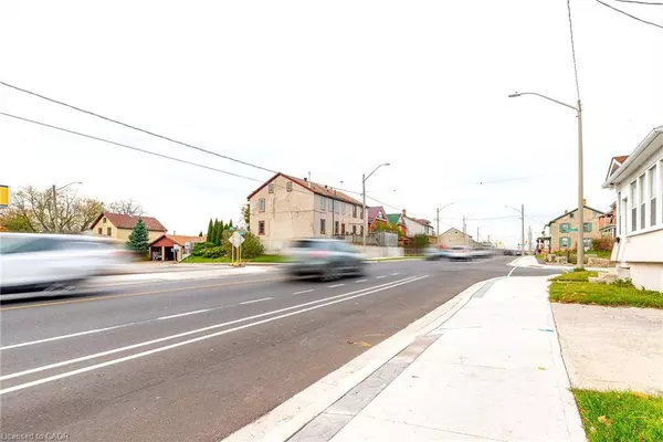 1405 King Street E, Cambridge, ON N3H 3R3