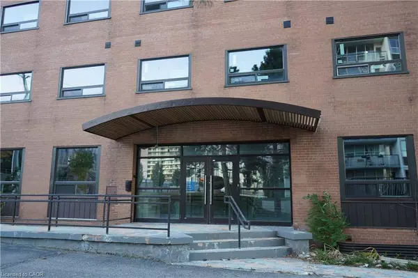 824 King Street W, Kitchener, ON N2G 1G1