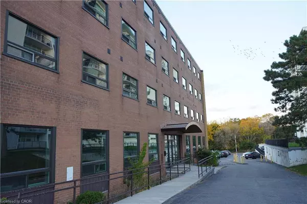 824 King Street W, Kitchener, ON N2G 1G1