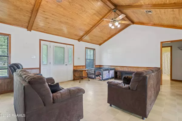 406 Bertrand RD, Opelousas, LA 70570