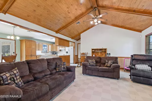 406 Bertrand RD, Opelousas, LA 70570