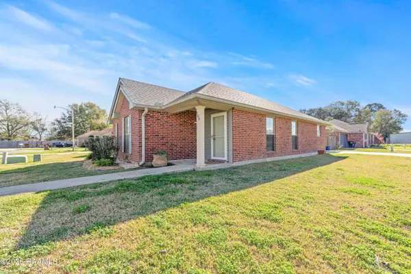 100 Desert Storm DR, Duson, LA 70529