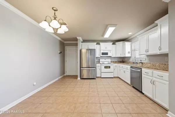 100 Desert Storm DR, Duson, LA 70529