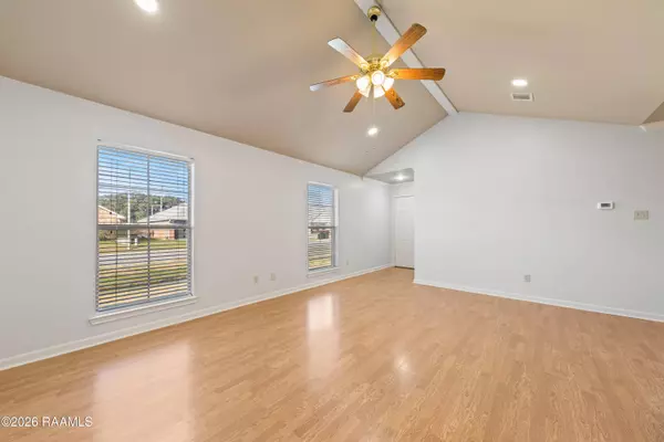 100 Desert Storm DR, Duson, LA 70529