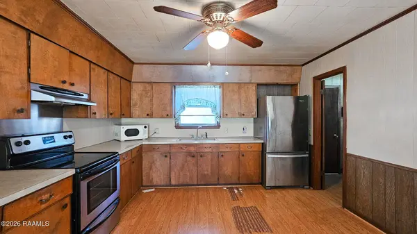 1025 Louis DR, Breaux Bridge, LA 70517