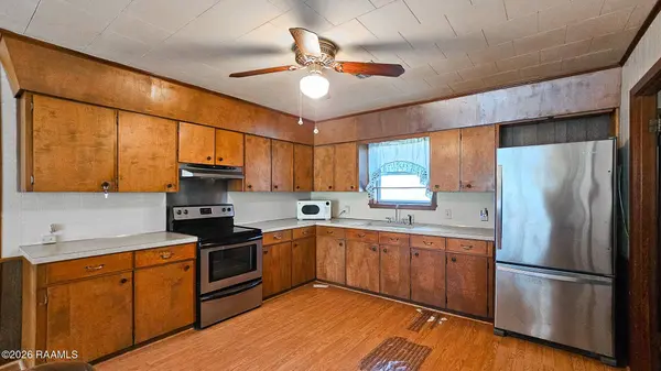 1025 Louis DR, Breaux Bridge, LA 70517