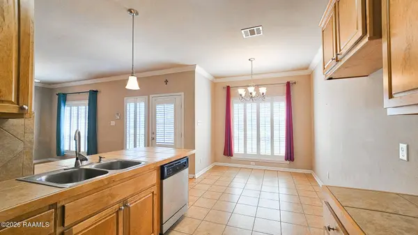 1019 Bridgetowne LN, Breaux Bridge, LA 70517