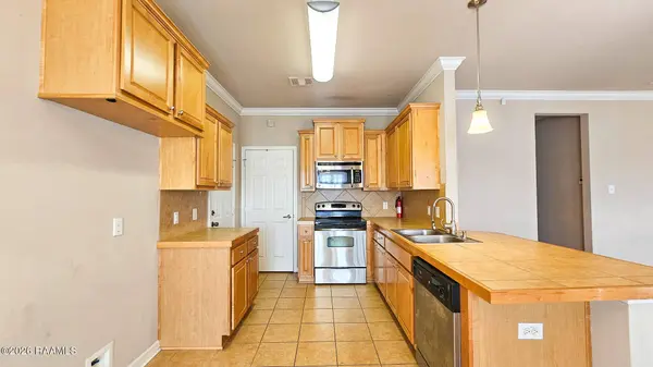 1019 Bridgetowne LN, Breaux Bridge, LA 70517