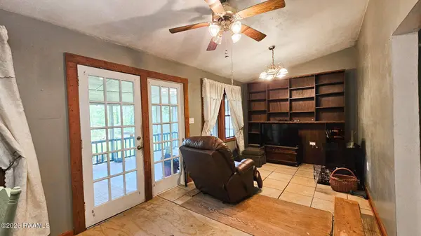 2683 Atchafalaya River HWY, Breaux Bridge, LA 70517