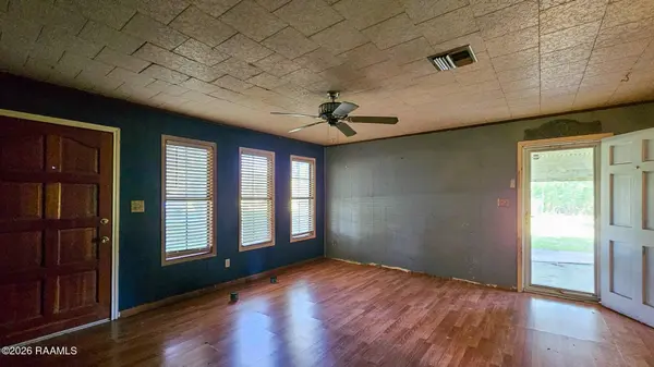 1072 Old Henderson HWY, Breaux Bridge, LA 70517