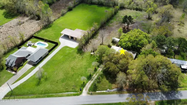 1072 Old Henderson HWY, Breaux Bridge, LA 70517