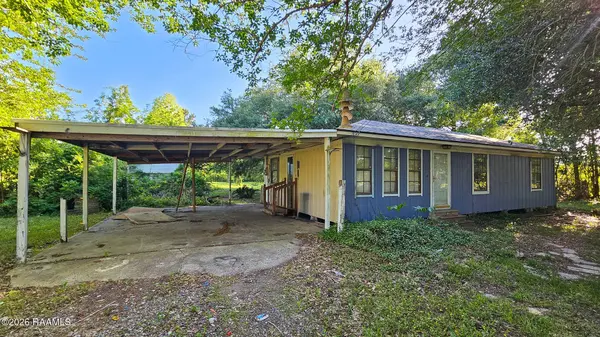 1072 Old Henderson HWY, Breaux Bridge, LA 70517