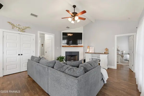 100 Peak Run, Youngsville, LA 70592