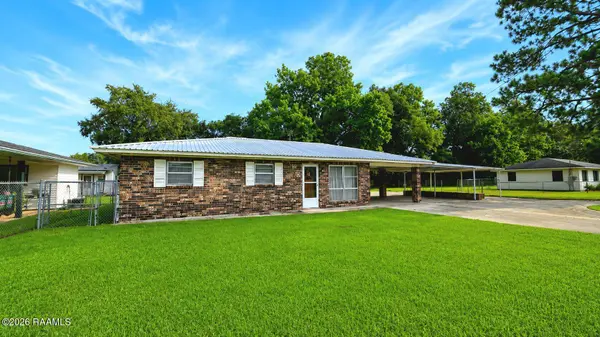 1025 Louis DR, Breaux Bridge, LA 70517