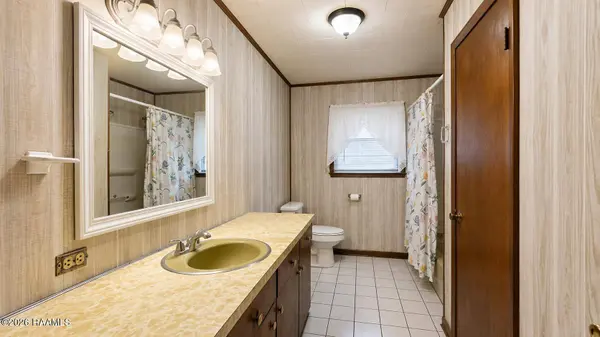 1025 Louis DR, Breaux Bridge, LA 70517