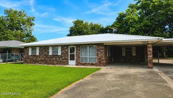 1025 Louis DR